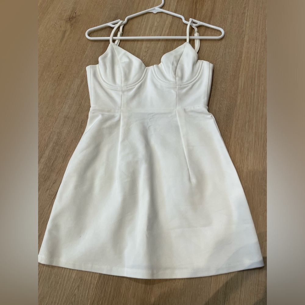 Princess Polly. Size 2.